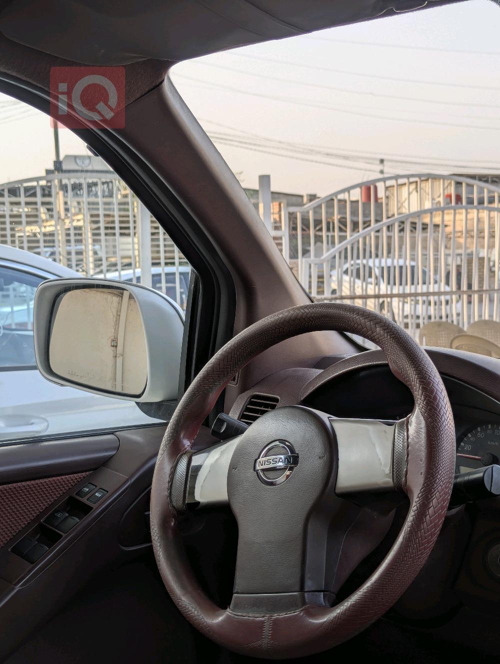 نيسان نافارا